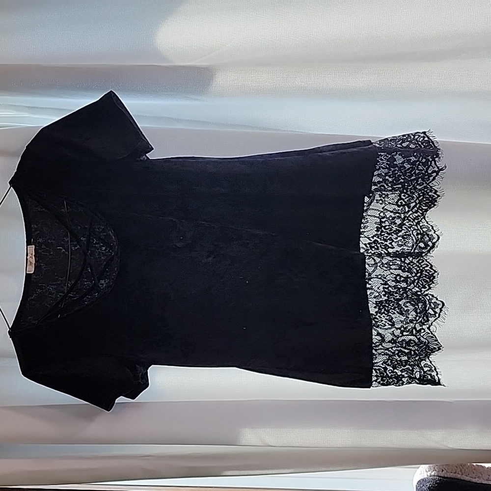 Velvet and lace shirt